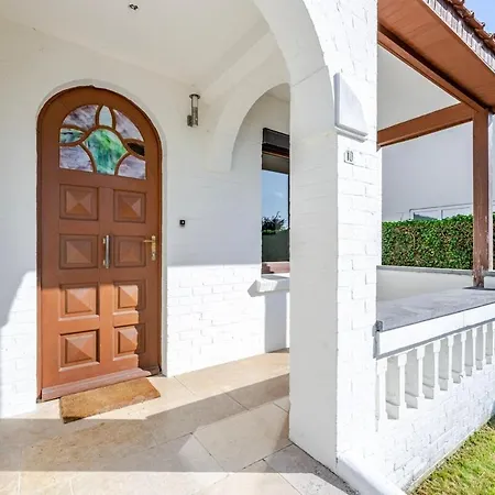 Le Molinel - Vacation In The Heart Of Villa *
